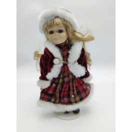  - Porcelán baba - téli ruhában (93)